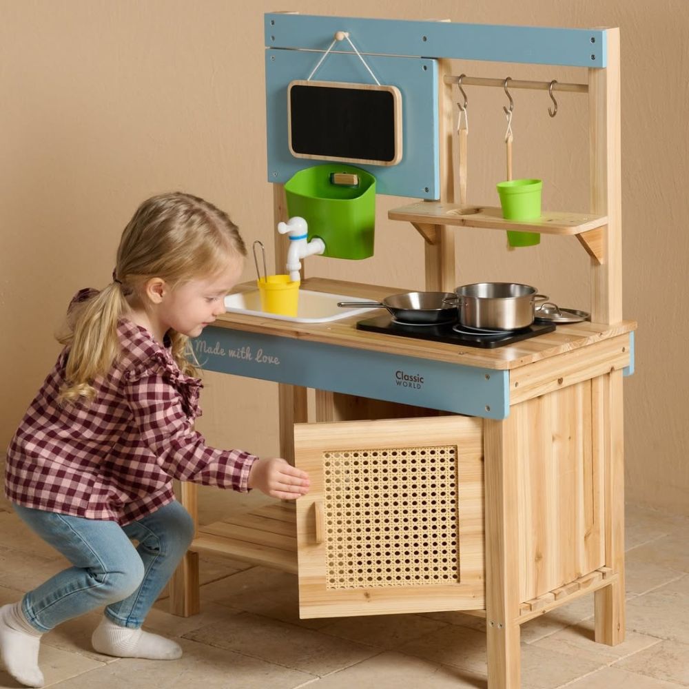 Classic World – Outdoor Mud Kitchen