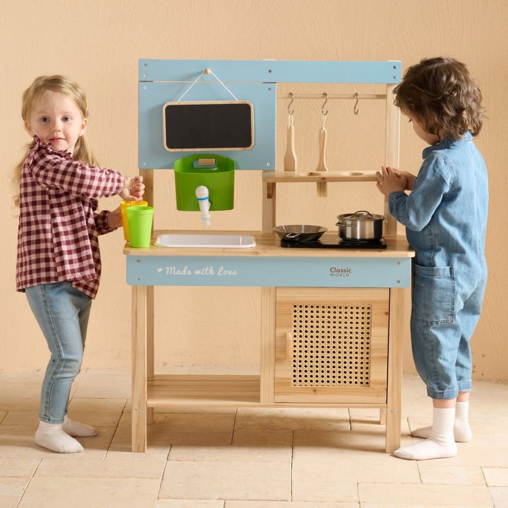 Classic World – Outdoor Mud Kitchen