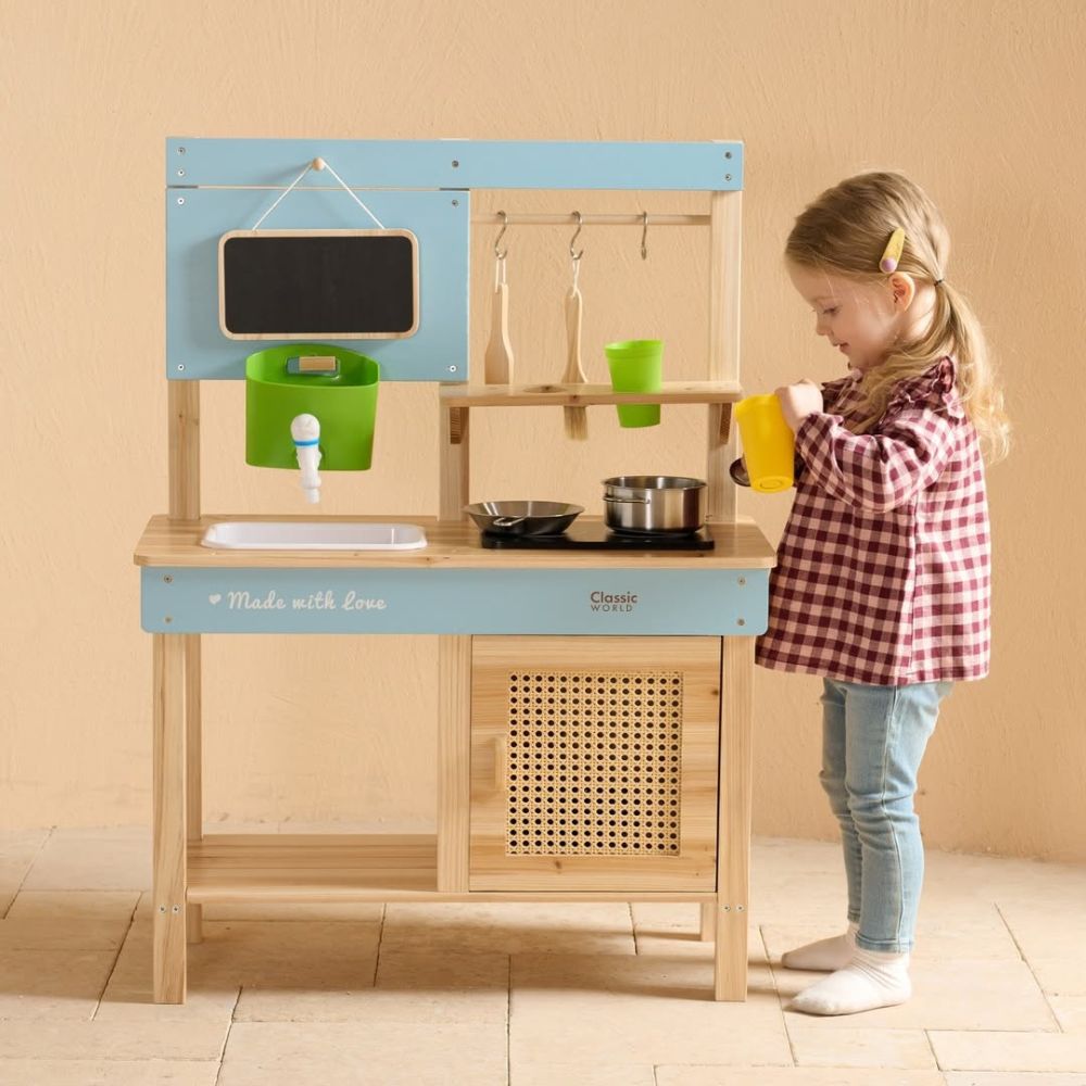 Classic World – Outdoor Mud Kitchen